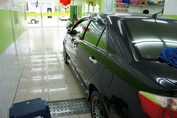 米羅汽車美容用品總店洗車流程