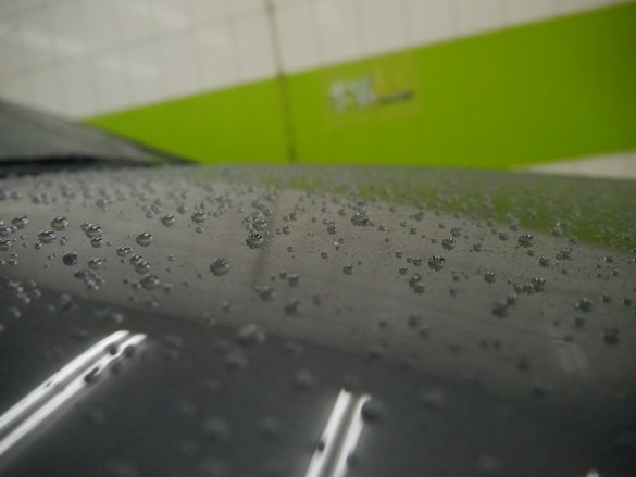 類玻璃素結晶鍍膜洗車時的水珠表現