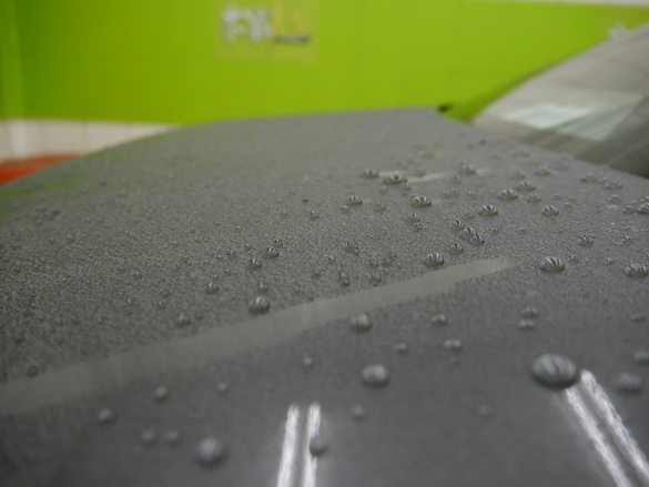 類玻璃素鍍膜的洗車水珠