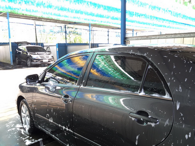 在龍潭金時代自助洗車-用中性洗車精洗車