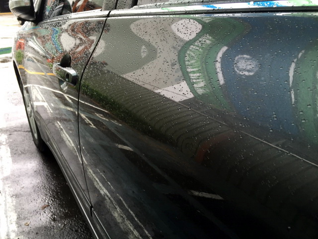 M+專家蠟雨天在停車場的雨珠表現-2