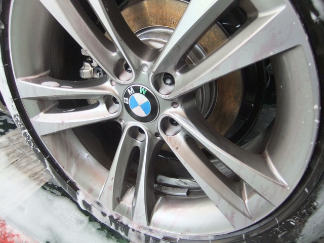 BMW的鋼圈最多粉塵超難洗