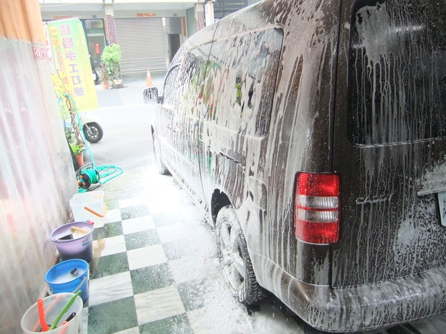 Caddy泡沫洗車