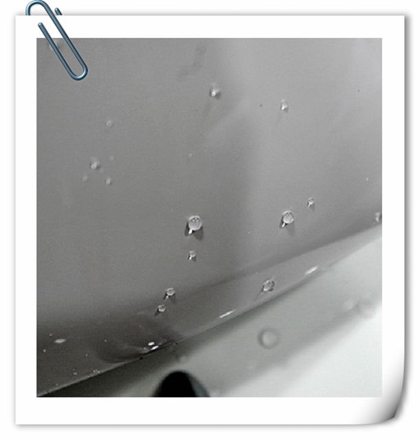 白色Vespa洗車潑水效果3